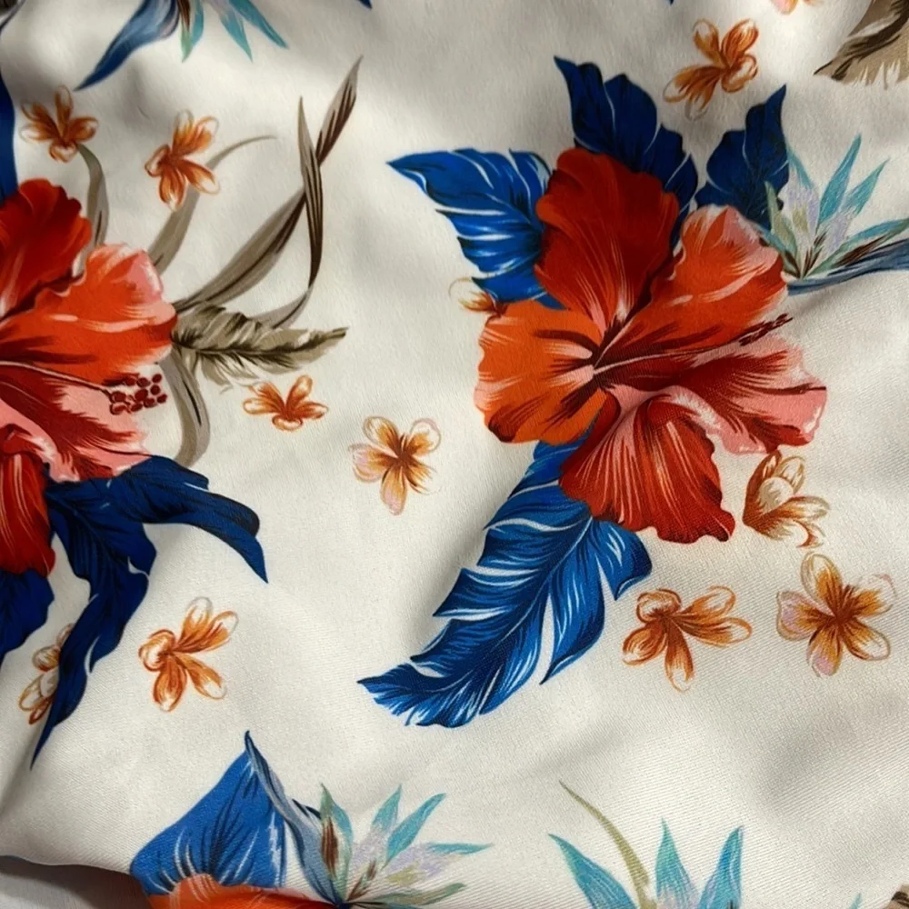 NWOT floral swim bottoms L